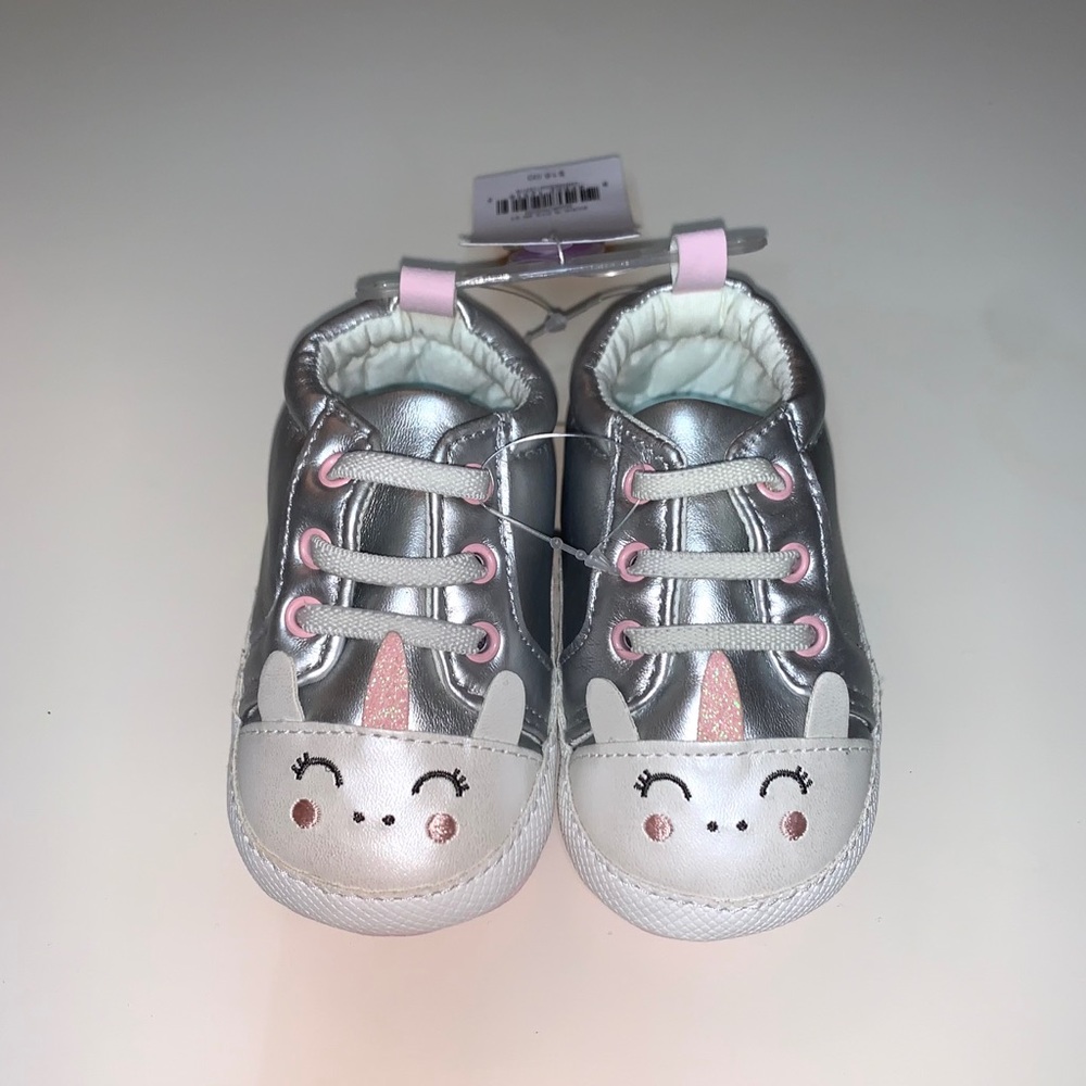 Carter’s Baby Girl Unicorn Shoes Size 6-9 Months